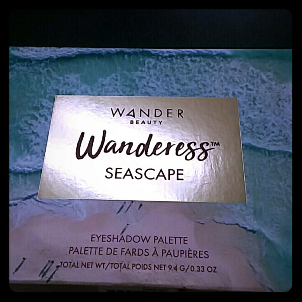 Wonderess seascape eye shadow palette